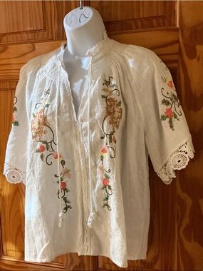 Ivory Embroidered Peasant Blouse with Floral Detail